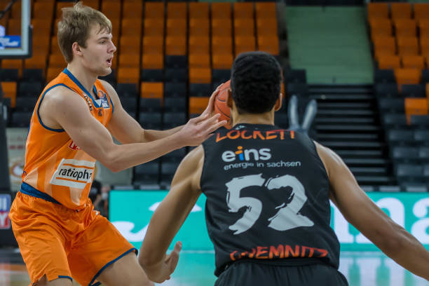 通过关注广 通过关注广